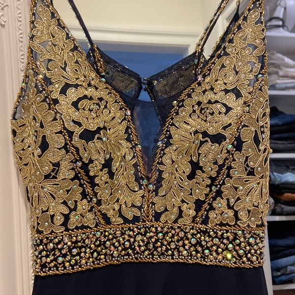 Formal gold and navy beaded gown - Picture 4 of 4